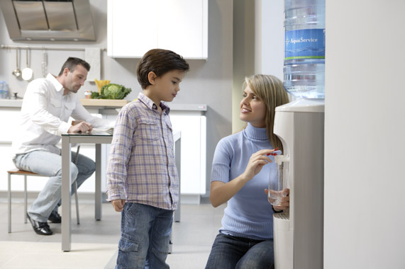 Dispensador de agua en el hogar